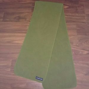 ✨Olive green Land's end scarf✨